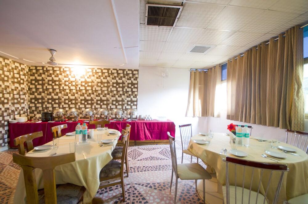 Hotel Pablas International, New Delhi, Near Metro Εξωτερικό φωτογραφία